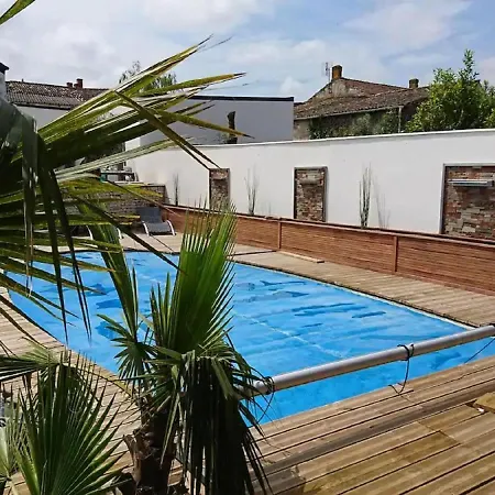 In With Sauna, Hot Tub And Barbecue *